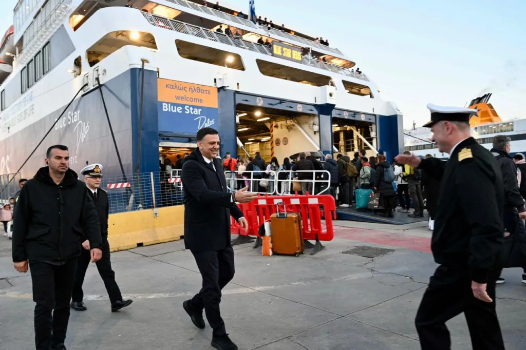 Κικίλιας από λιμάνι Πειραιά:Πάνω απ’ όλα η ασφάλεια- Έκκληση για προσοχή στην πασχαλινή έξοδο 2 Image 2026 04 08 at 12.05.43