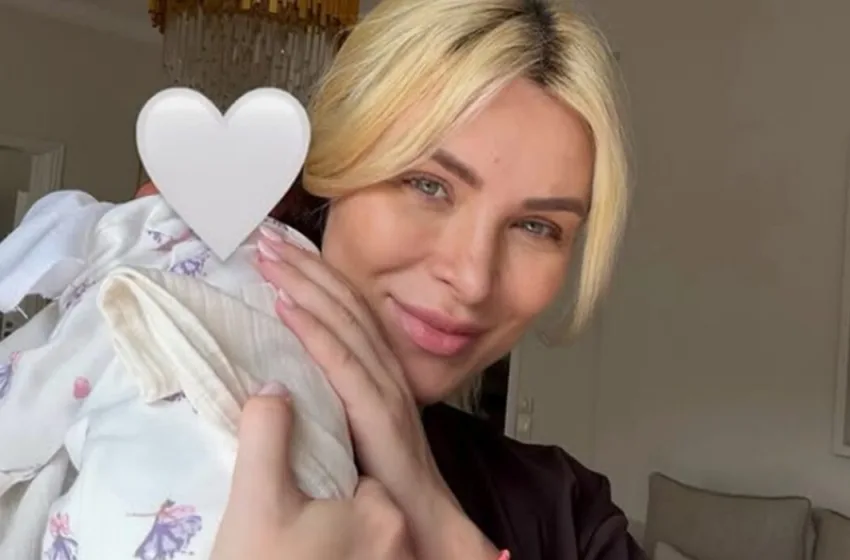  Καινούργιου: Η απάντηση στα σχόλια μετά το εξιτήριο από το μαιευτήριο