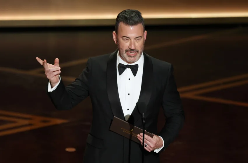  Ο Κίμελ σχολιάζει το αίτημα Τραμπ να απολυθεί: “Δεν ήταν κάλεσμα σε δολοφονία, το ξέρουν”