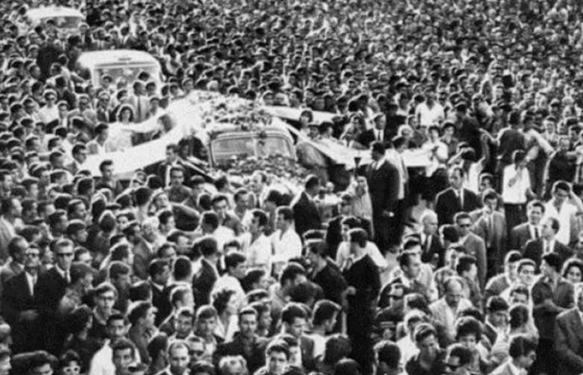  “Ποιος κυβερνάει αυτόν τον τόπο”… το libre διάβασε το βιβλίο του Άγγελου Τσέκερη