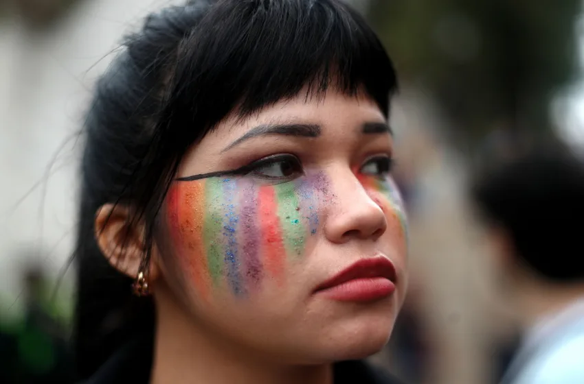  ΛΟΑΤΚΙ: Προσωπικές μαρτυρίες… φρίκης για τις “θεραπείες” μεταστροφής 