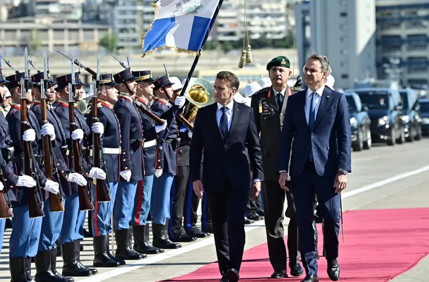  LIVE Επίσκεψη Μητσοτάκη – Μακρόν στη φρεγάτα “Κίμων”