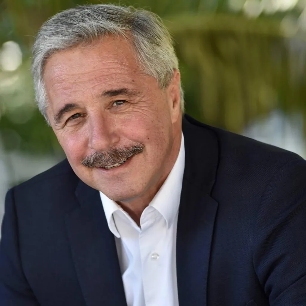 YANNIS MANIATIS PHOTO 1