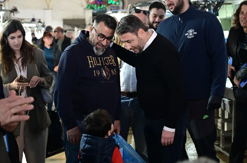  ΠΑΣΟΚ: “Δειλά” δημοσκοπικά χαμόγελα και ενίσχυση του δίπολου με όξυνση των αντιπολιτευτικών τόνων