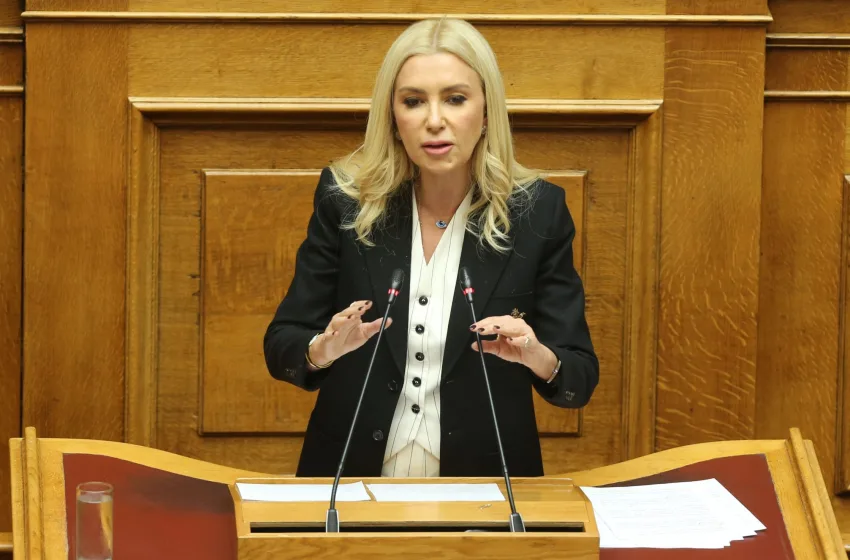  ΟΠΕΚΕΠΕ: Ο διάλογος της Αραμπατζή με τον Γρηγόρη Βάρρα και οι πιέσεις