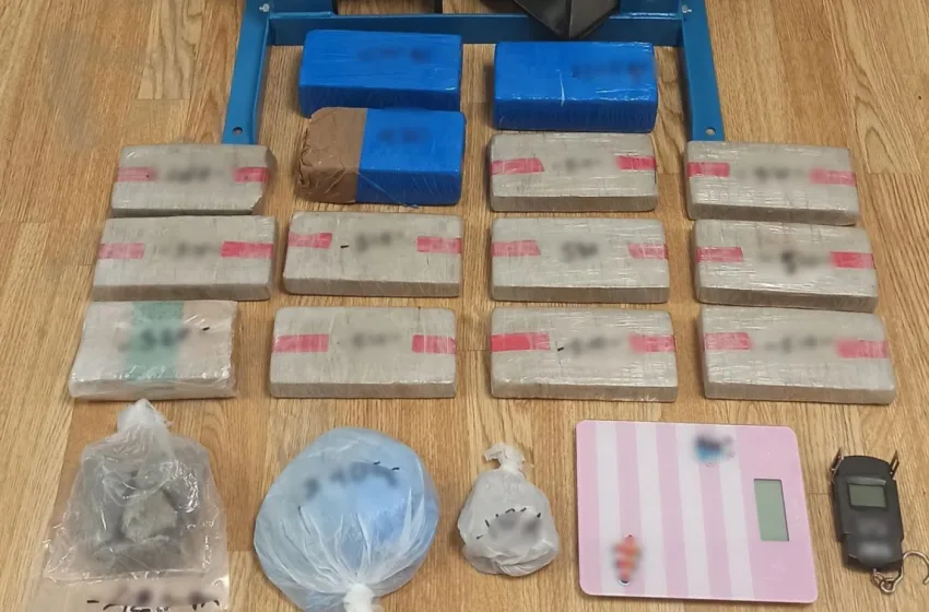  Πειραιάς: Συνελήφθη 34χρονος για διακίνηση ναρκωτικών- Είχε πάνω του 3 κιλά ηρωίνης