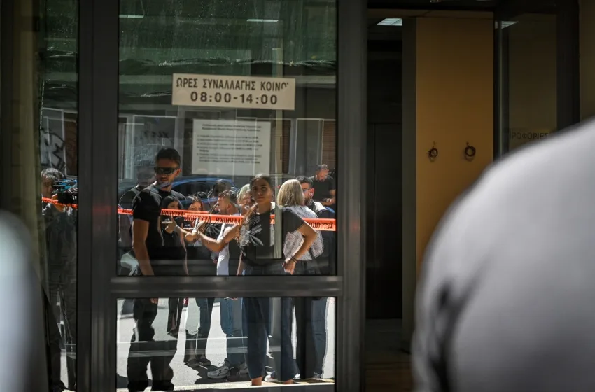  89χρονος πυροβόλησε με καραμπίνα και τραυμάτισε 5 άτομα στον ΕΦΚΑ και το Εφετείο-Ακόμη αναζητείται