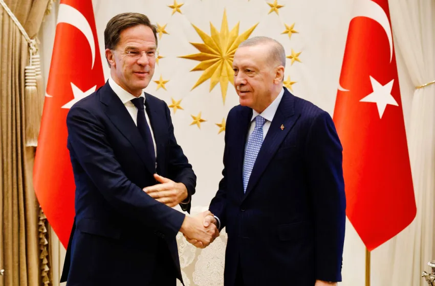  Ερντογάν σε Ρούτε: Να μην αποκλείονται μέλη του ΝΑΤΟ από αμυντικές πρωτοβουλίες ΕΕ