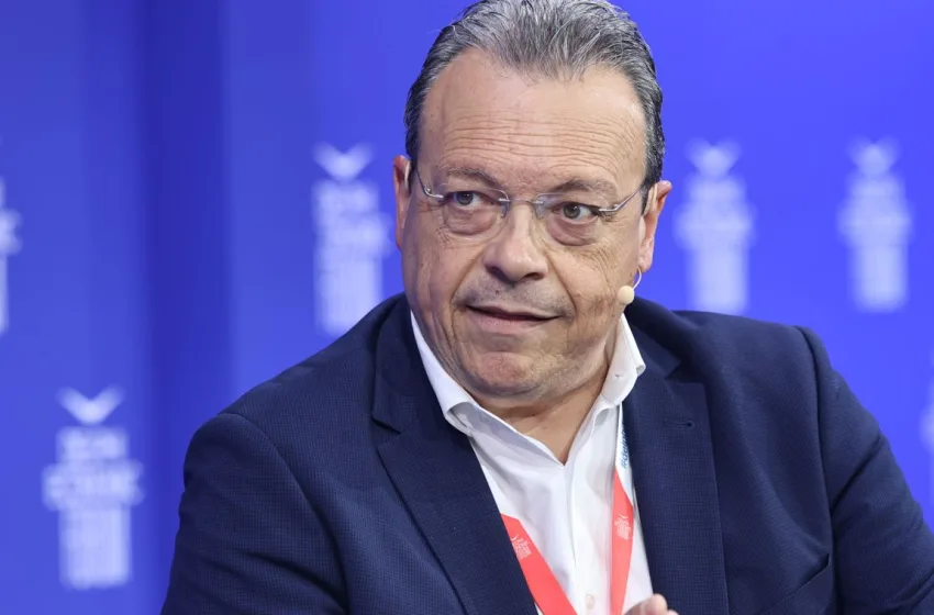  Φάμελλος: Ο κ. Μητσοτάκης ανακάλυψε “λεφτόδεντρα” την ώρα που συζητείται η άρση ασυλίας των βουλευτών του