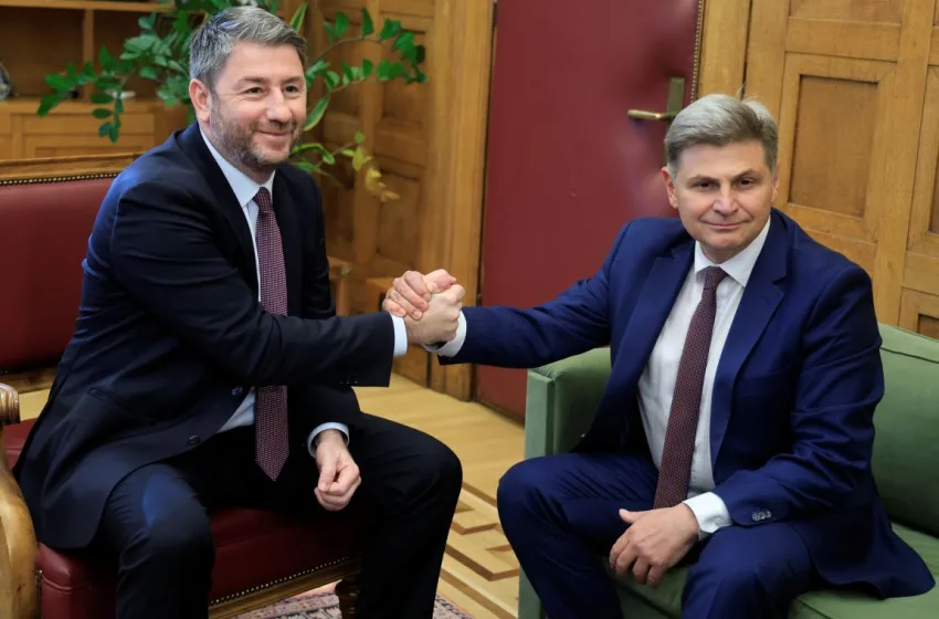  Και επίσημα στο ΠΑΣΟΚ ο Φαραντούρης- Συναντήθηκε με τον Ανδρουλάκη- Όσα είπαν