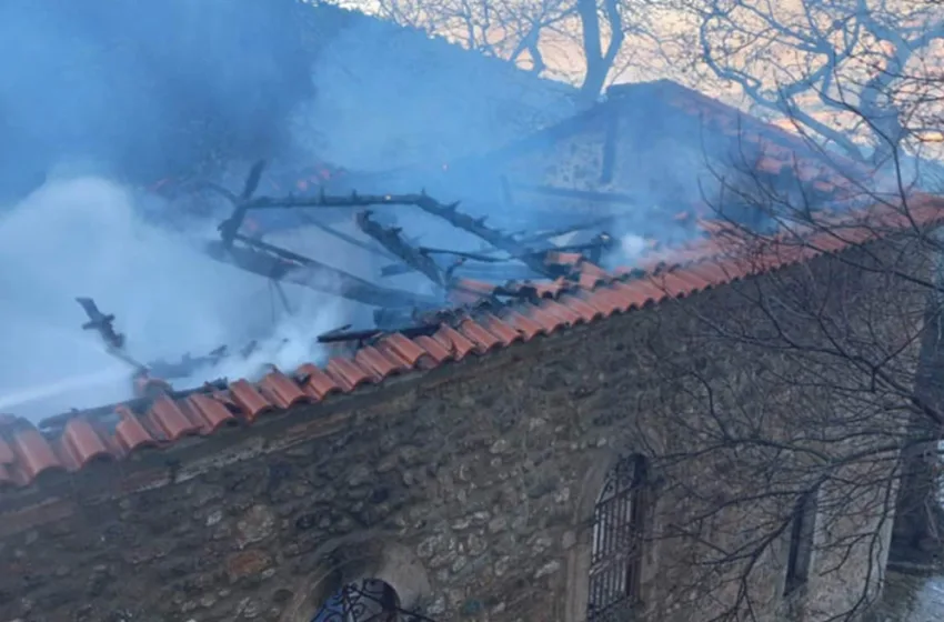  Κάηκε εκκλησία στην Αιγείρα
