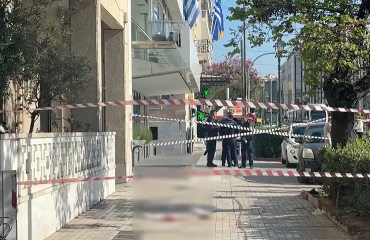  Υπ. Τουρισμού: Η 51χρονη υπάλληλος άνοιξε το παράθυρο και πήδηξε στο κενό-Αθλητές της έκαναν ΚΑΡΠΑ