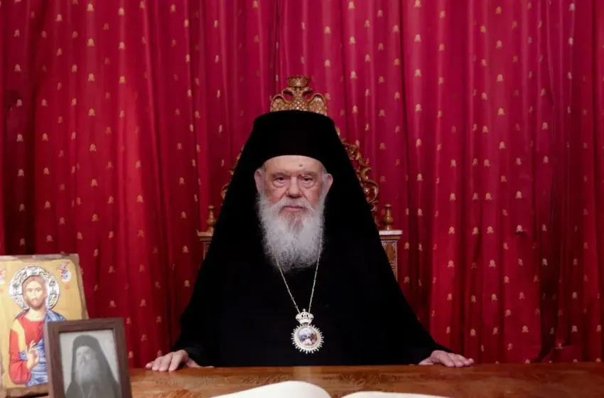  Ιερώνυμος: “Το κακό δεν έχει τον τελευταίο λόγο”, αναφέρει στο αναστάσιμο μήνυμά του