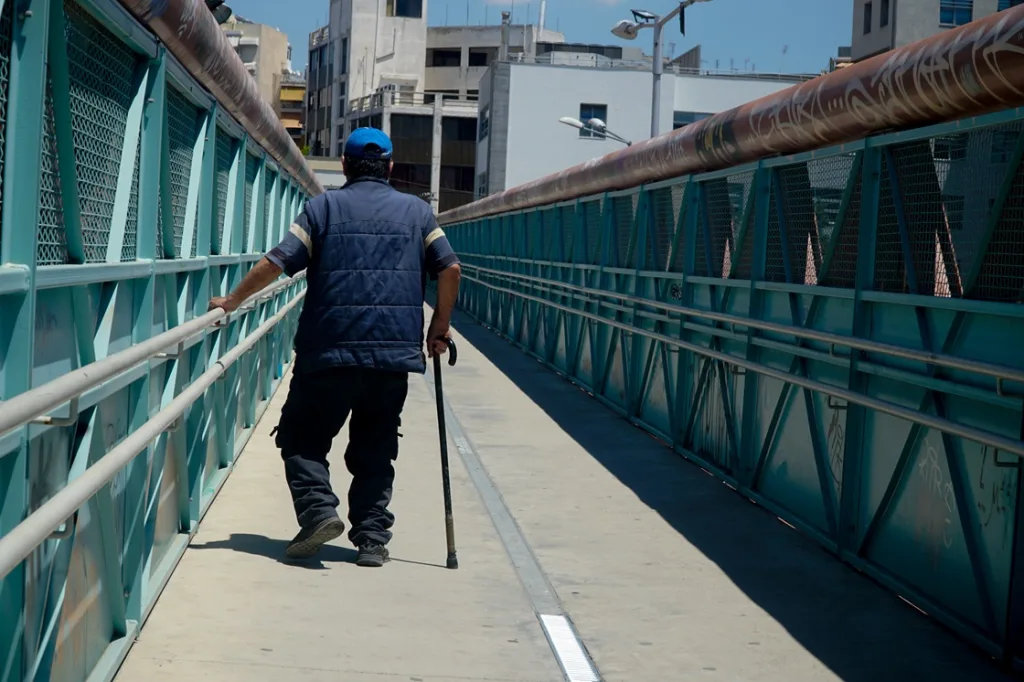 ilikiomenos monaksia