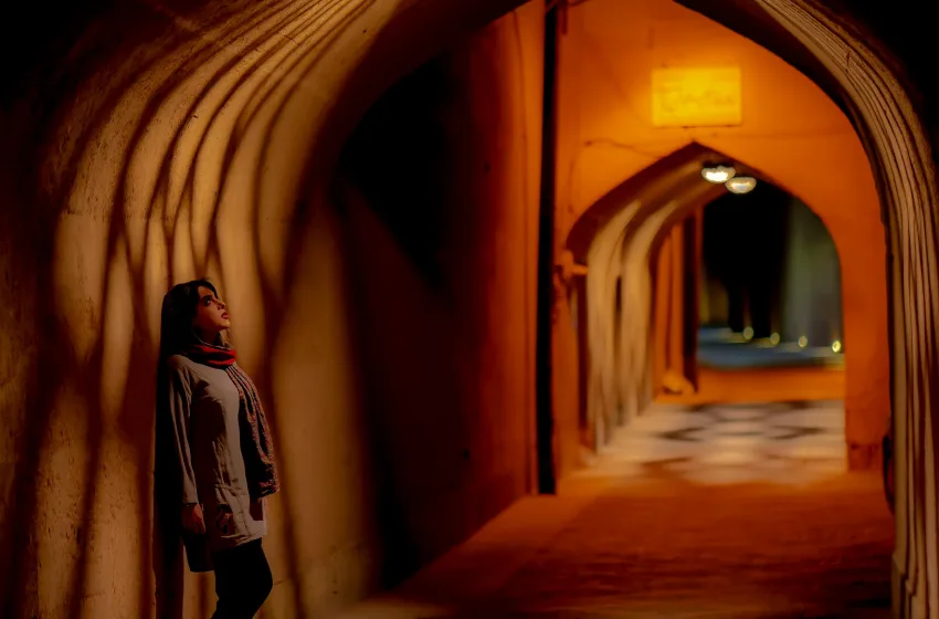  Ιράν: Η μαντίλα πέφτει, αλλά η καταπίεση των δικαιωμάτων της γυναίκας παραμένει