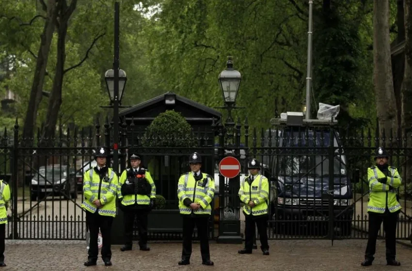  Λονδίνο: Συναγερμός για ύποπτα αντικείμενα κοντά στην πρεσβεία του Ισραήλ
