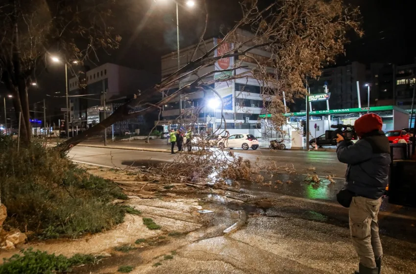  Νέα Μάκρη:Μαρτυρία για τον νεκρό από την κακοκαιρία-“Τον βρήκα 15 μέτρα από το σπίτι του”