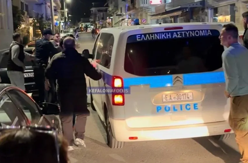  Θάνατος 19χρονης: Στον Κορυδαλλό οι τρεις κατηγορούμενοι- “Δολοφόνοι” τους φώναζε το πλήθος (vid)