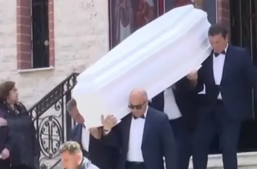  Άγιος Δημήτριος: Σε κλίμα βαθιάς οδύνης η κηδεία του 27χρονου
