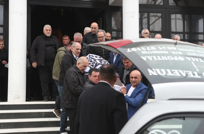  Συγκίνηση στο τελευταίο αντίο για τον Στέφανο Μπορμπόκη