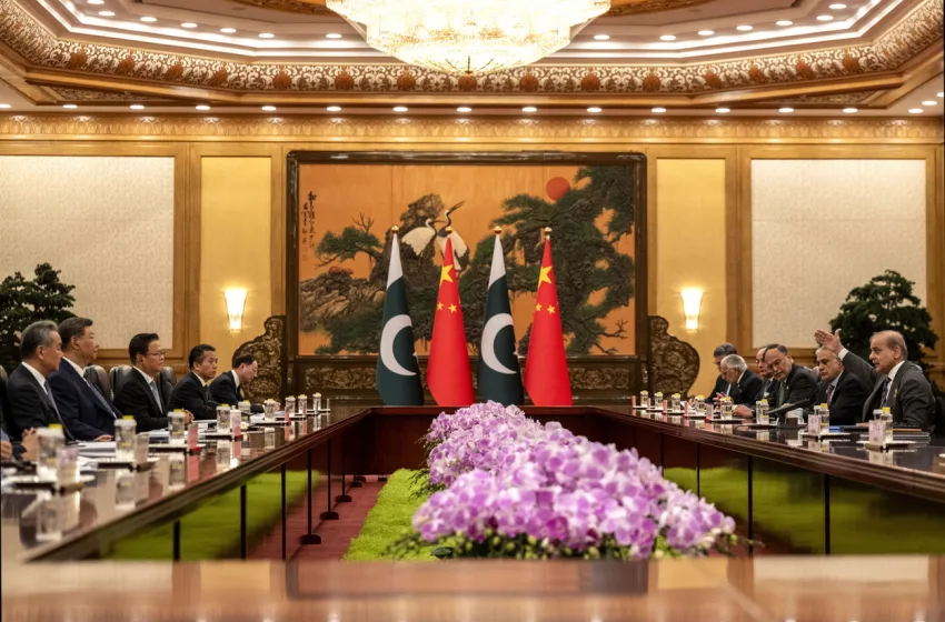  Ανάλυση: Γιατί το Πεκίνο επιλέγει τώρα να εμπλακεί στην πολεμική κρίση ενώ η Ινδία σιωπά