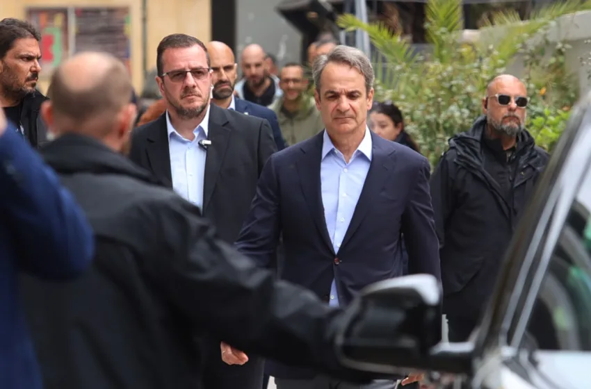  Ο Μητσοτάκης επισκέφτηκε ξανά τον Ευαγγελισμό για τον Μυλωνάκη