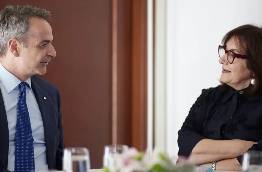  Την Ευρωπαία επίτροπο Μεσογείου συνάντησε ο Κυριάκος Μητσοτάκης στους Δελφούς