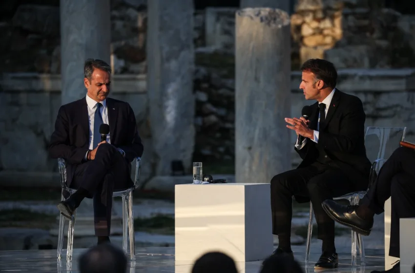  Μακρόν: “Αν απειληθεί η κυριαρχία σας θα είμαστε εδώ”-Μητσοτάκης:”Τα επόμενα χρόνια υπαρξιακής σημασίας για ΕΕ”