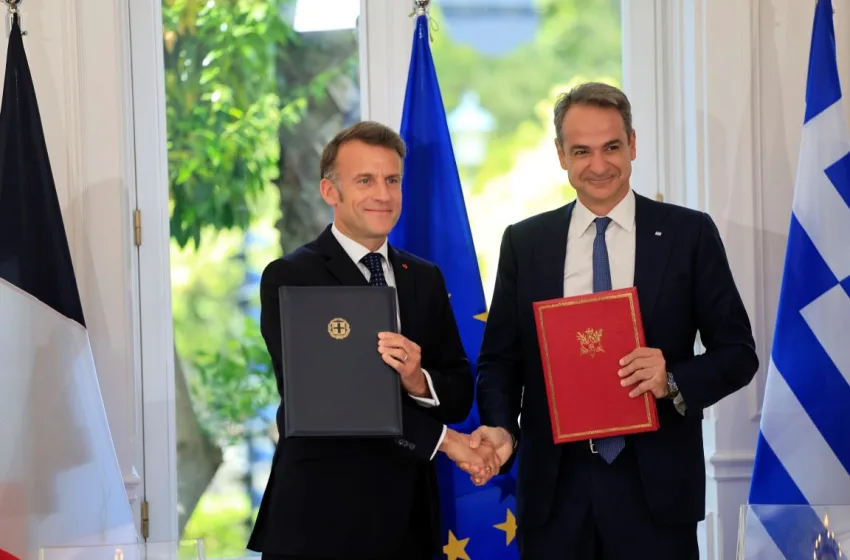  Η συνάντηση Μητσοτάκη – Μακρόν στο Μέγαρο Μαξίμου-Ο διάλογος μπροστά στις κάμερες