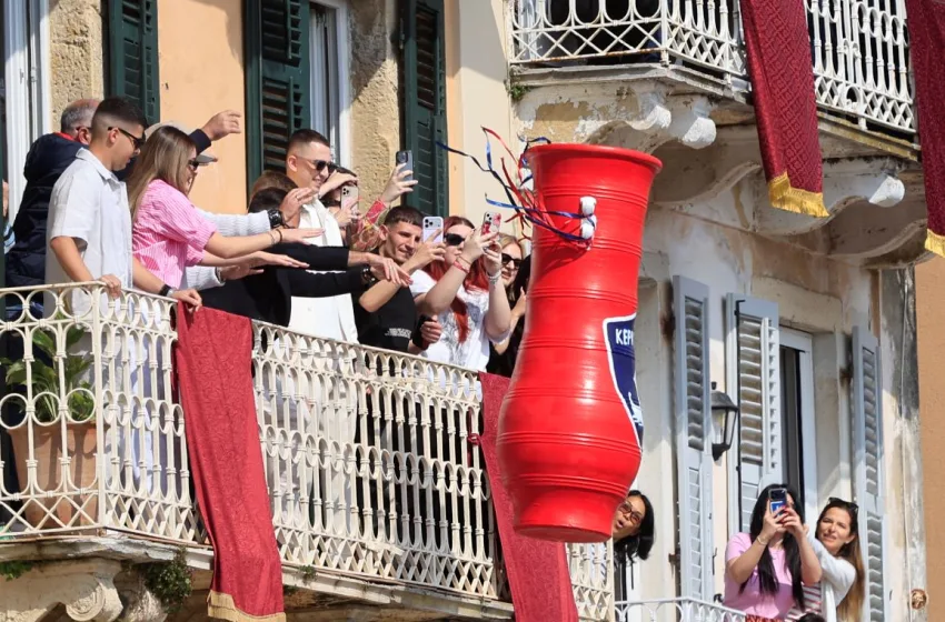  Κέρκυρα: Οι μπότηδες έσπασαν για την πρώτη Ανάσταση