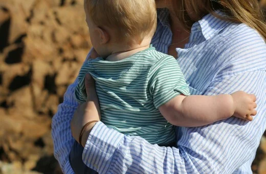 ntantades tis gitonias.png