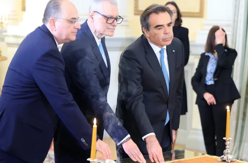  Ορκίστηκαν οι νέοι υπουργοί Σχοινάς, Τουρνάς, Λαζαρίδης στο Προεδρικό Μέγαρο (vid)