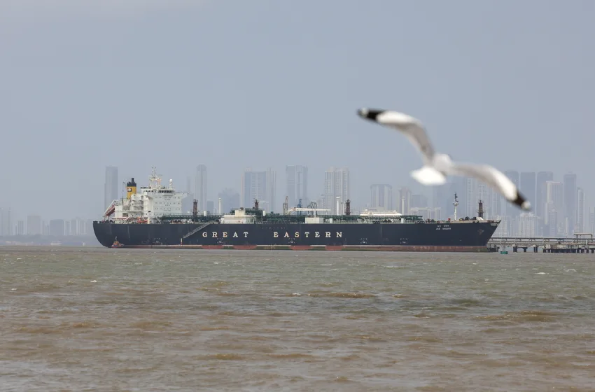  Το Ιράν ανοίγει το Ορμούζ-Τραμπ: Ευχαριστούμε, ο ναυτικός αποκλεισμός παραμένει έως την τελική συμφωνία