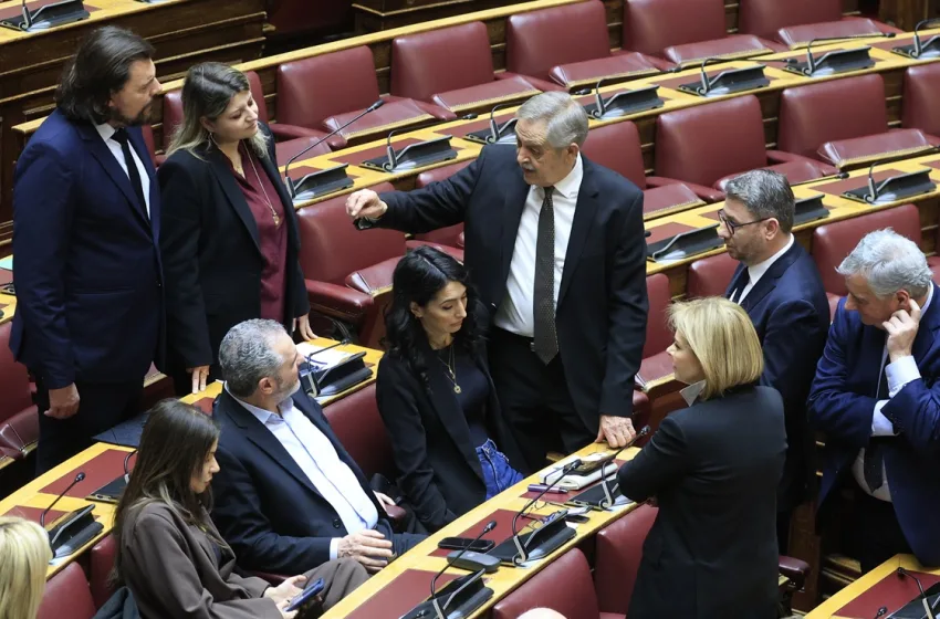  ΠΑΣΟΚ: Η νέα “στρατηγική” και ο καθοριστικός σταθμός της 16ης Απριλίου