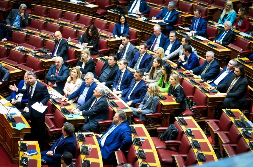 ΠΑΣΟΚ: “Απορρίπτει” πρόταση δυσπιστίας, επιμένει σε εκλογές με σχέδιο κλιμάκωσης για ΟΠΕΚΕΠΕ, υποκλοπές