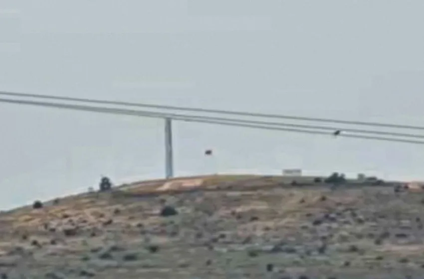  Κύπρος: Αποκλιμάκωση στη νεκρή ζώνη, αλλά  παραμένει η τουρκική σημαία και η κεραία