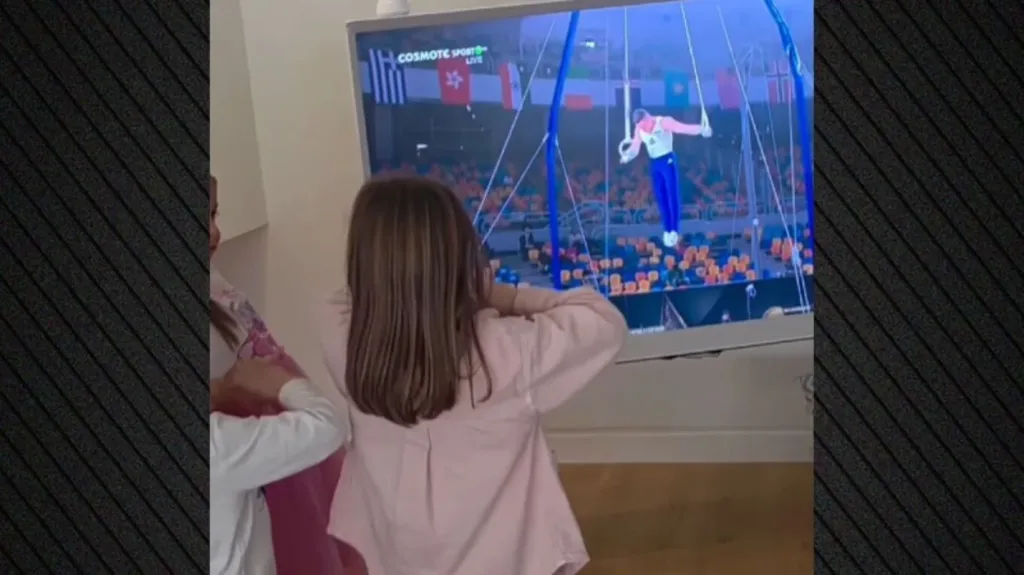 petrounias kores.jpg