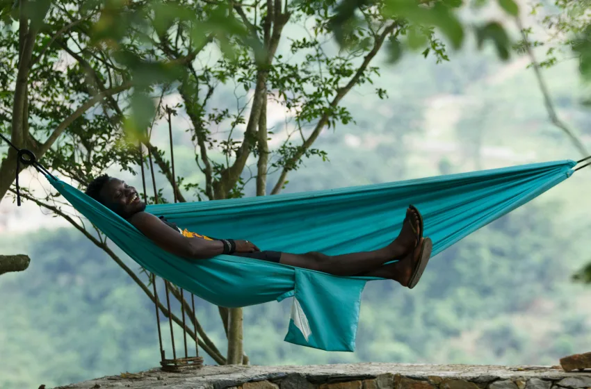  Οι πιο διάσημοι τρόποι χαλάρωσης σε όλο τον κόσμο- Από το forest bathing μέχρι τη σιέστα