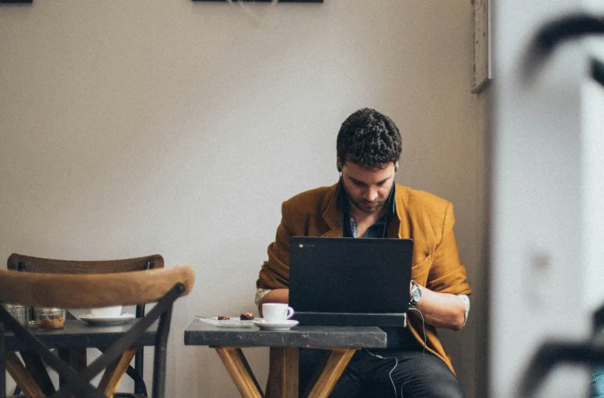  Η “μαύρη εργασία” μετακόμισε στο διαδίκτυο-Αόρατες φορολογικές υποχρεώσεις, ανύπαρκτα εργασιακά δικαιώματα