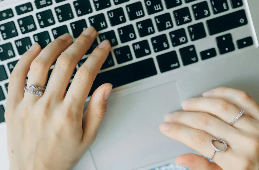  Σάλος στη Meta: Παρακολουθεί τα “κλικ” των εργαζομένων για να… εκπαιδεύσει το σύστημα AI