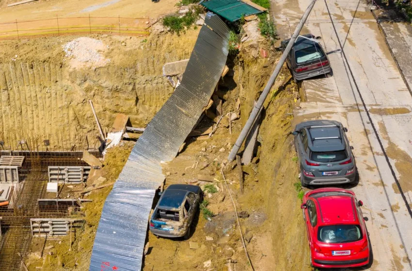  Θεσσαλονίκη:  Βίντεο από τη στιγμή της καθίζησης του δρόμου-Μια σύλληψη