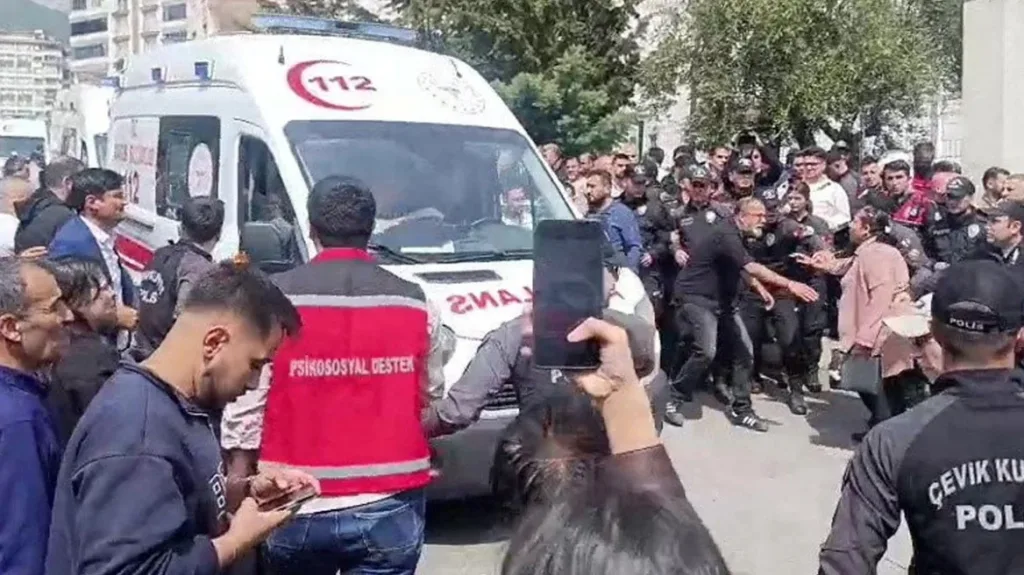 tourkia epithesi sxoleio nekroi