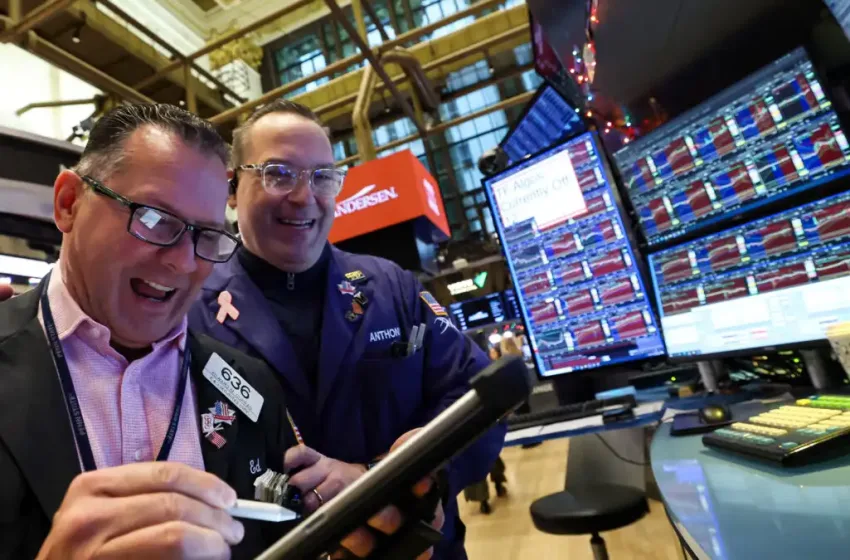  Χαμόγελα στη Wall Street μετά το σήμα Τραμπ για τερματισμό του πολέμου  