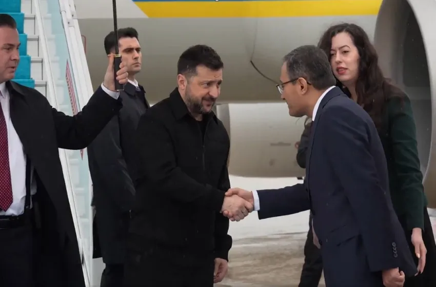  Ζελένσκι: Έφτασε στην Κωνσταντινούπολη- Θα συναντηθεί με Ερντογάν και Βαρθολομαίο