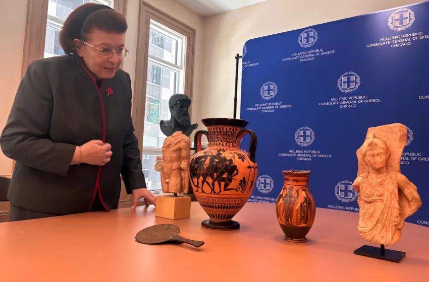  Λίνα Μενδώνη: Μια ακόμη ιστορία νόστου, πέντε αρχαιότητες επιστρέφουν από το Σικάγο στην Ελλάδα (photos)
