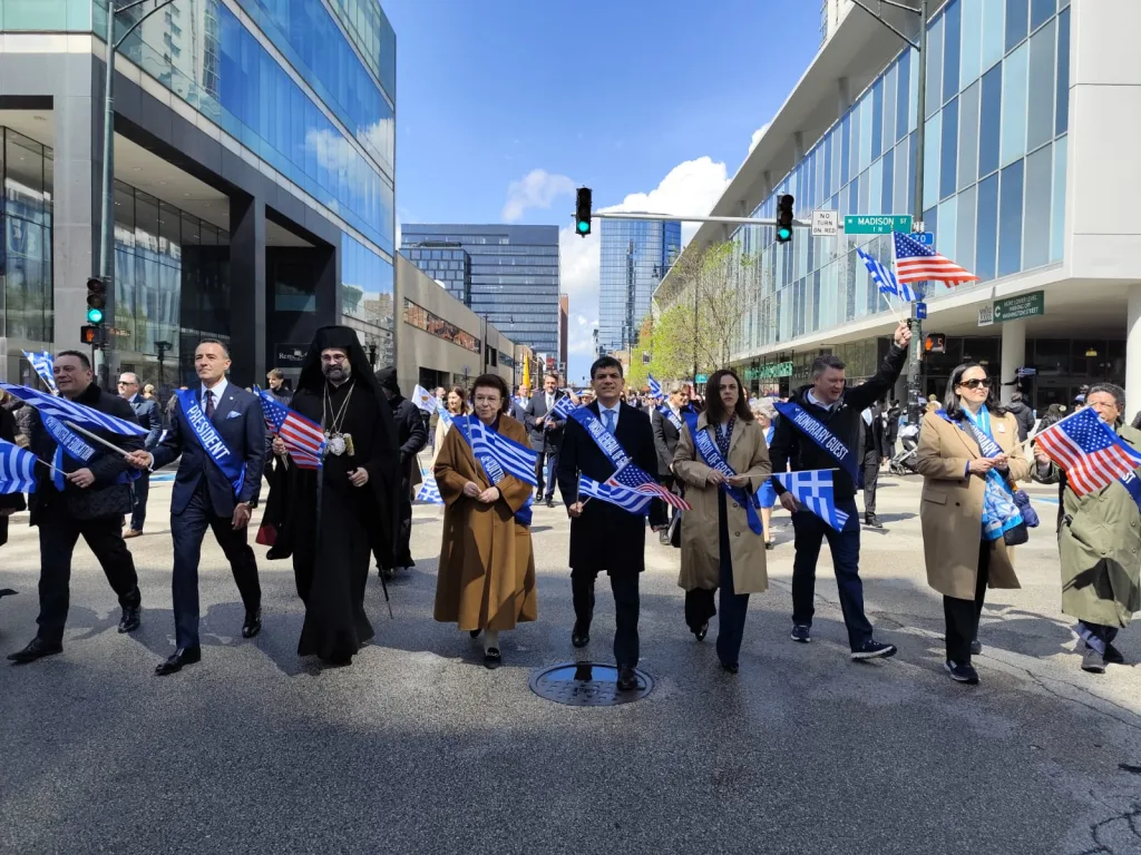 Η Λίνα Μενδώνη με τον Μητροπολίτη κ.κ Ναθαναήλ τον Κ. Βλάση τον Ε. Κουμπαράκη και τον Γ. Ρεβελιώτη 1