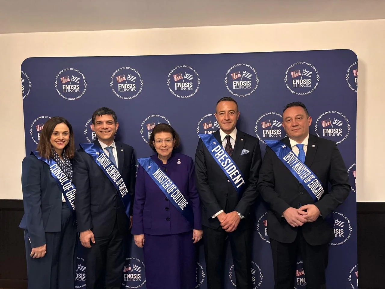 Η Λίνα Μενδώνη με τον Υφυπουργό Κ.Βλάση τον Γενικό Πρόξενο και την Πρόξενο Ε.Κουμπαράκη και Γ.Τασιοπούλου και τον Γ.Ρεβελιώτη