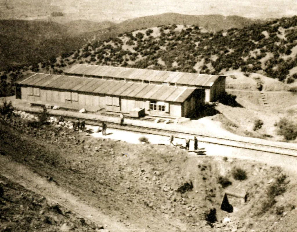 Οι δύο παράγκες των εργατών