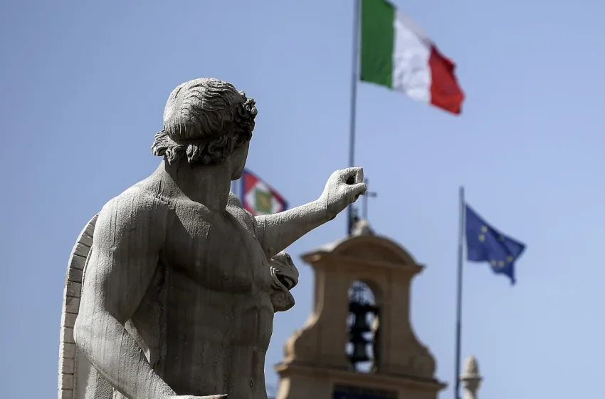  Reuters: Η Ιταλία θα ξεπεράσει την Ελλάδα ως η πιο υπερχρεωμένη χώρα της Ευρωζώνης το 2026