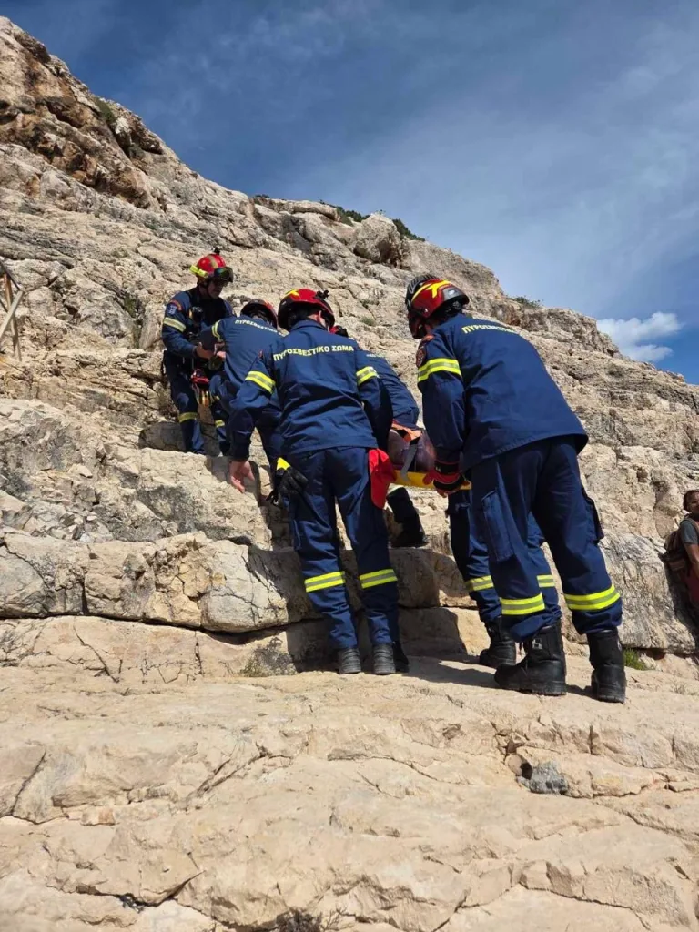 Καρέ καρέ η επιχείρηση διάσωσης 49χρονης τουρίστριας στη Ζάκυνθο 11 06f0e2f7 81b7 4c6c 9fb1 ad662db30488